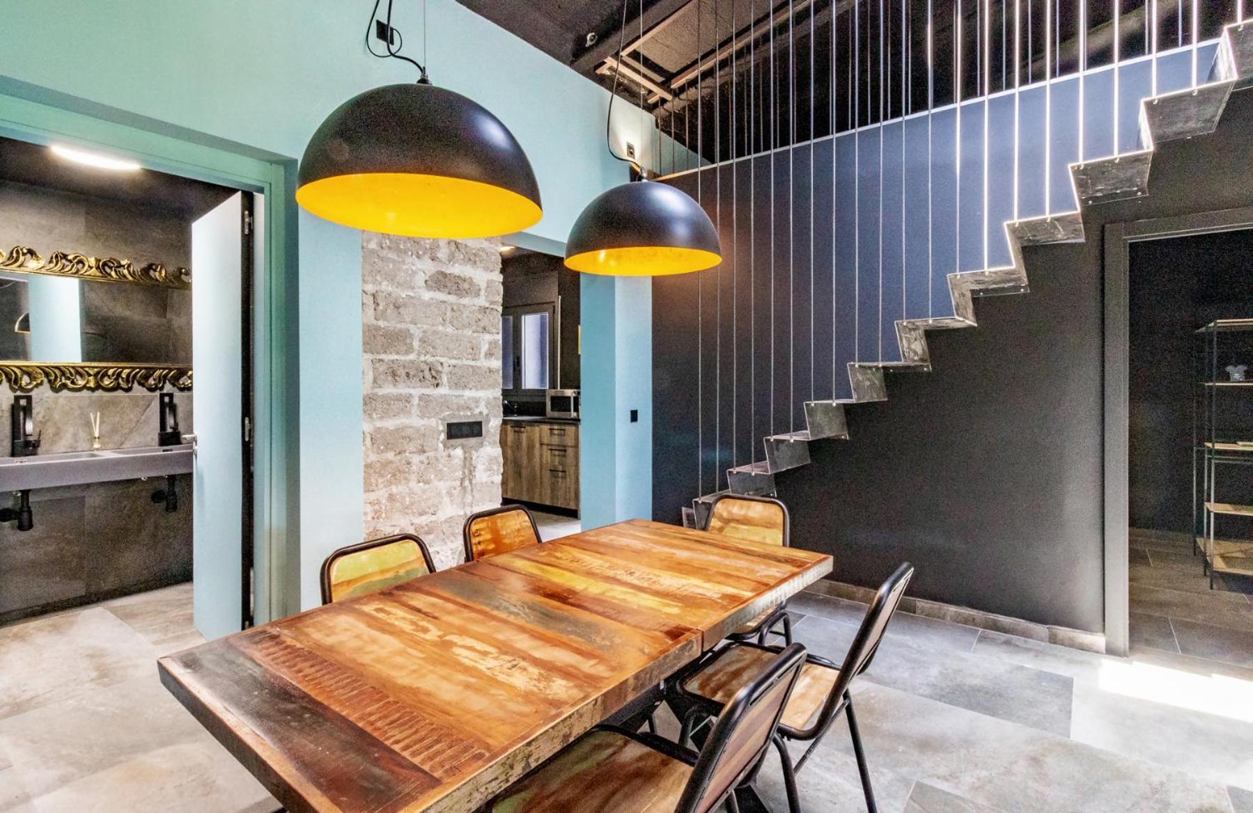 Black House Sorprendente Casa Estilo Industrial Olot Exterior foto